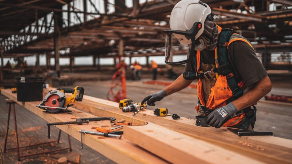 Vinyl vs. Canvas: Which Material Reigns Supreme for Aussie Worksites?